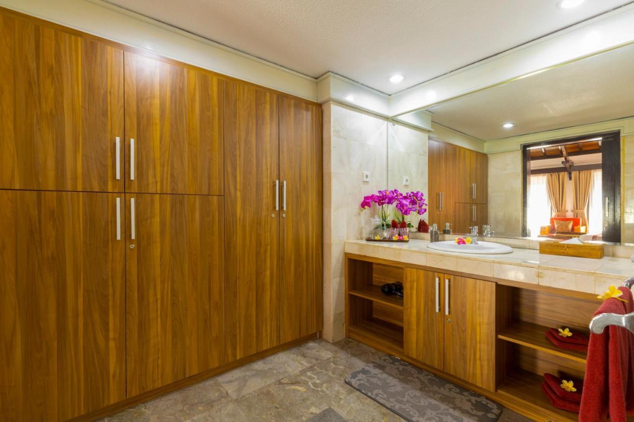 Villa Kibbi Семиняк Екстериор снимка