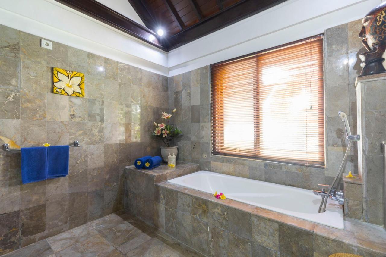 Villa Kibbi Семиняк Екстериор снимка